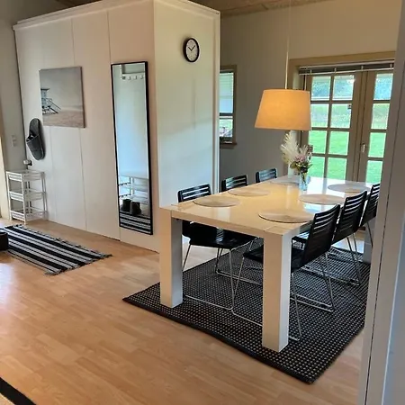 Skon Til 4 Personer Nyaraló Ansager